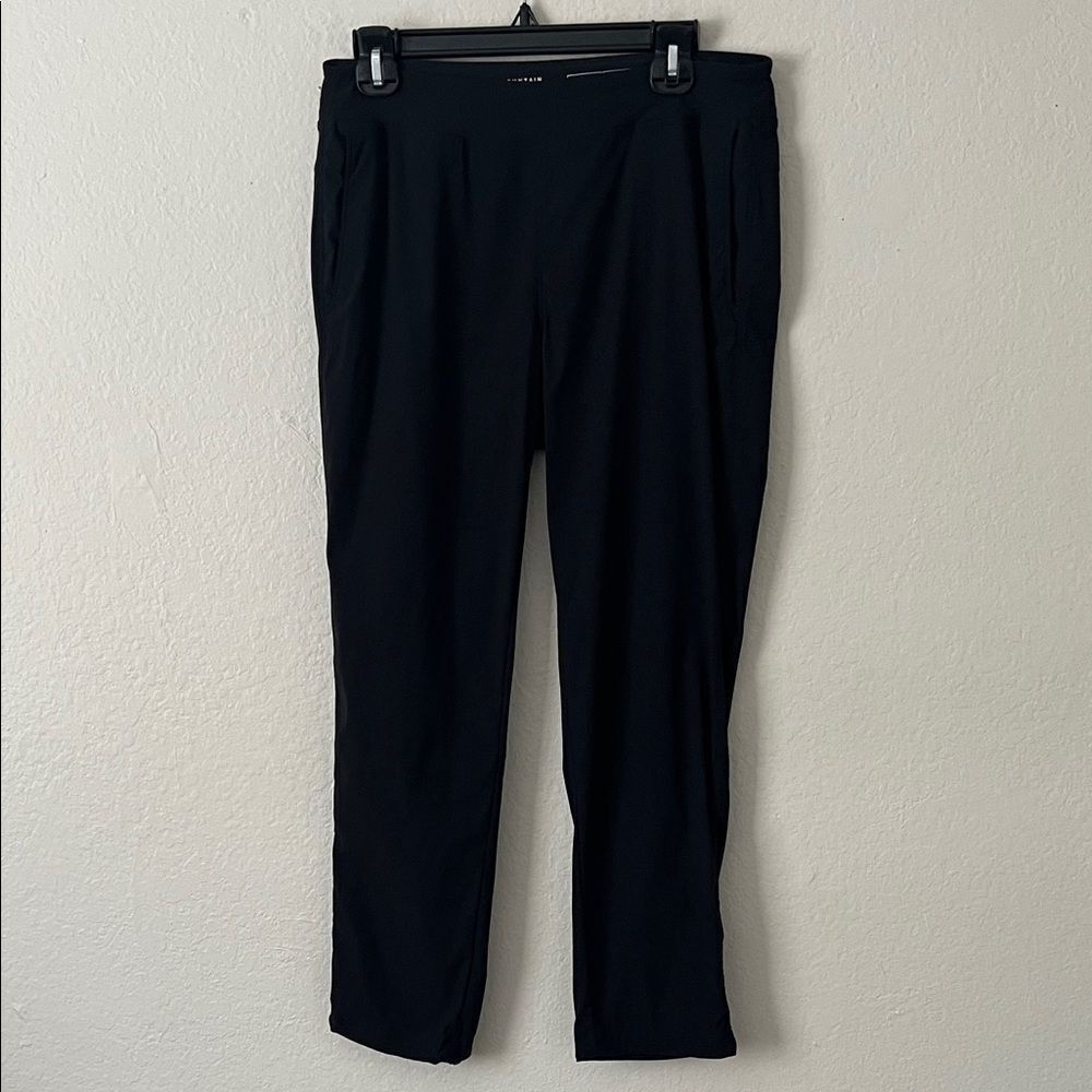 Like New! Mountain Hardwear Black Pull on Pants Straight Leg in Size M